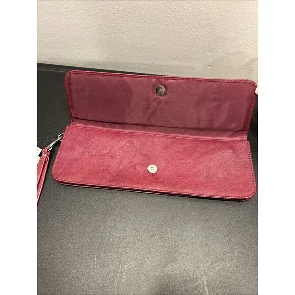 NWT Wilsons Leather Red Wristlet Clutch Purse - Picture 2 of 9